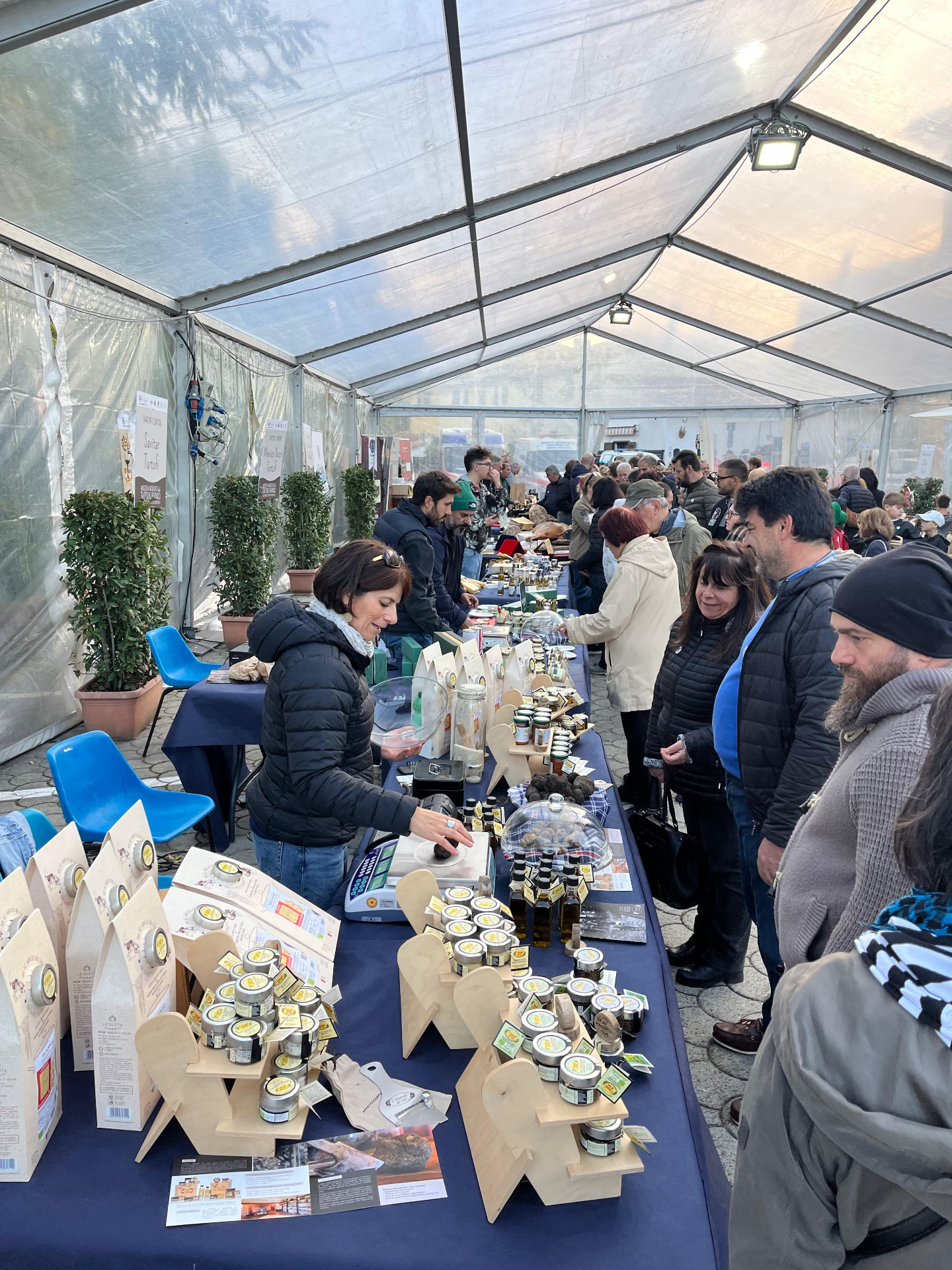 Apertura stand Tartufi e Sapori